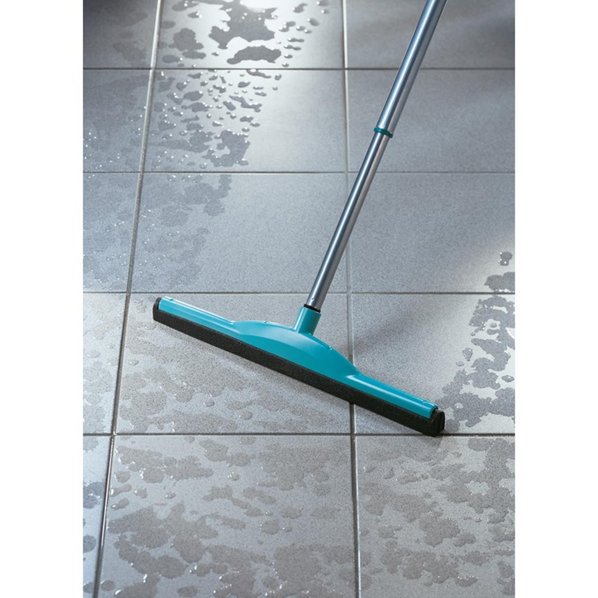 Leifheit 56421 Classic Wasserabzieher mit Teleskopstiel 45 cm, grün-grau
