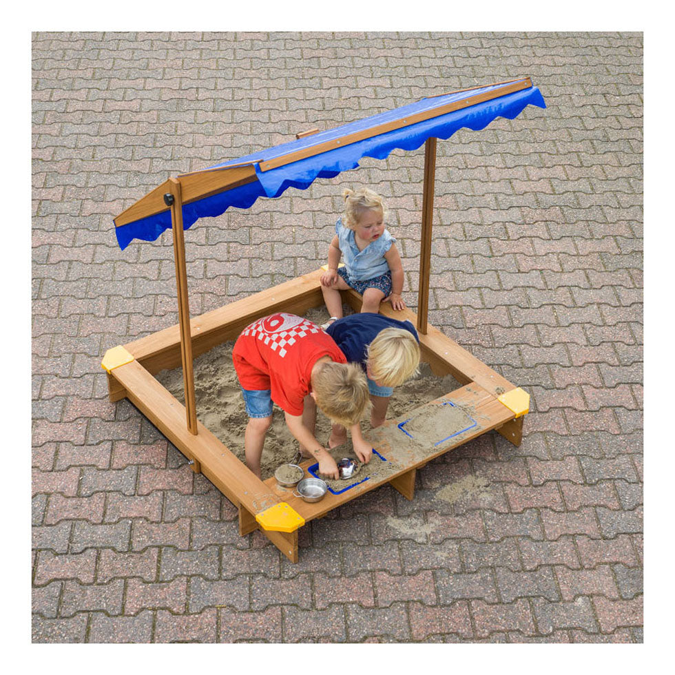 Swingking houten zandbak met waterbakken en afdekzeil