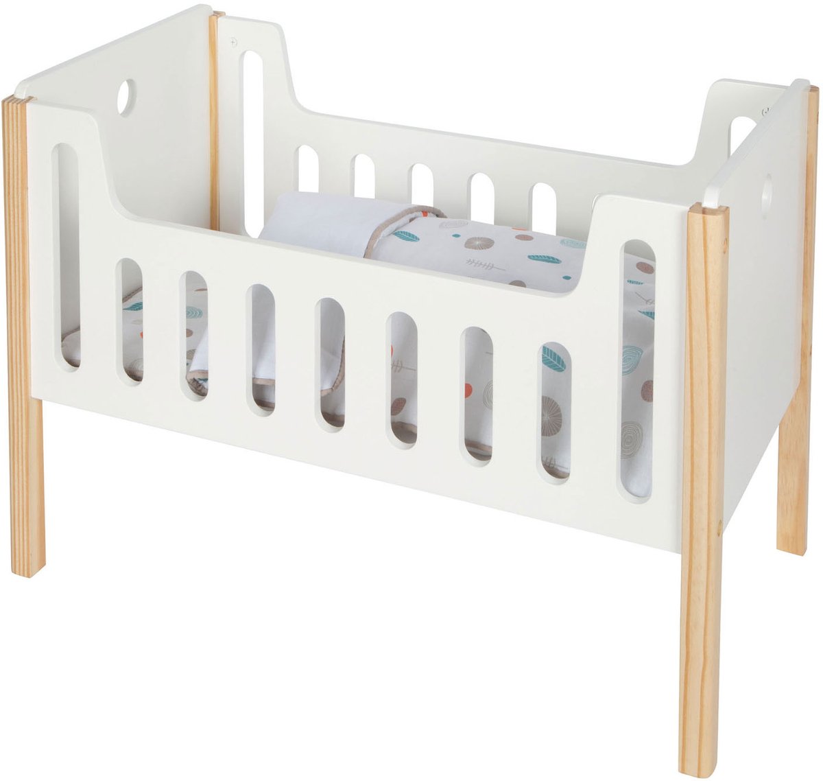 Kleiner Fuß – kleiner Knopf am Puppenbett aus Holz