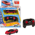 Hot wheels ferrari sf90 stradale assetto fiorano, voertuig (schaal 1:64) met afstandsbediening