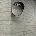 Carpoint veiligheidsspiegel – rond – ø30 cm – optimaal veilig zicht – toepasbaar bij in- en uitritten, industrieterreinen, parkeergarages of in magazijnen - verbrede rand tegen hinderlijk zonlicht - met metalen bevestigingsbeugel
