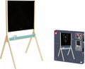Janod schoolbord - klassiek magnetisch krijtbord - dubbelzijdig: 1 effen zijde en 1 magnetisch gerasterde zijde - wordt geleverd met 20 magneten en 1 spelboekje voor 24 7 speelplezier! - geschikt vanaf 3 jaar