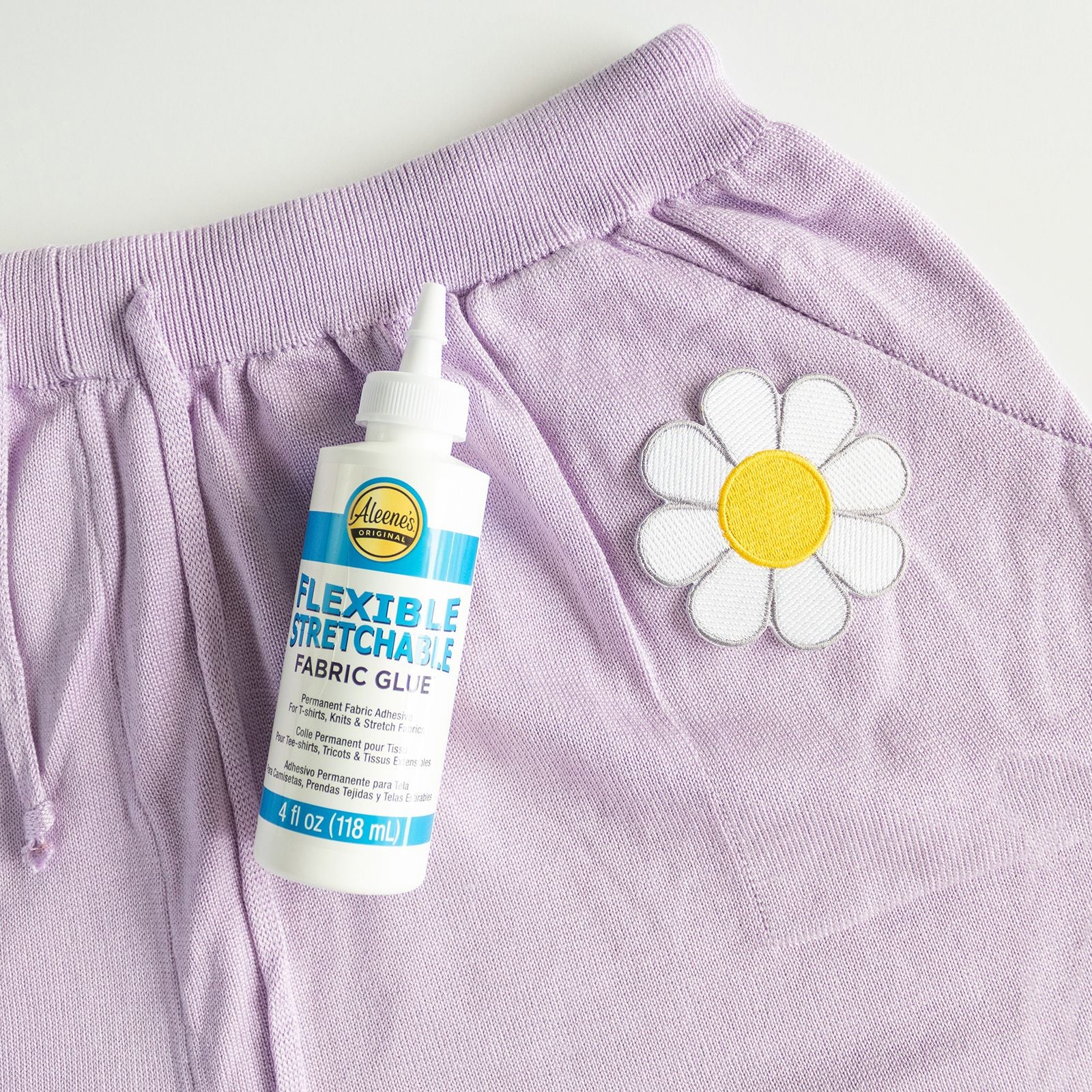 Aleene's • flexible stretchable permanent fabric glue 118ml