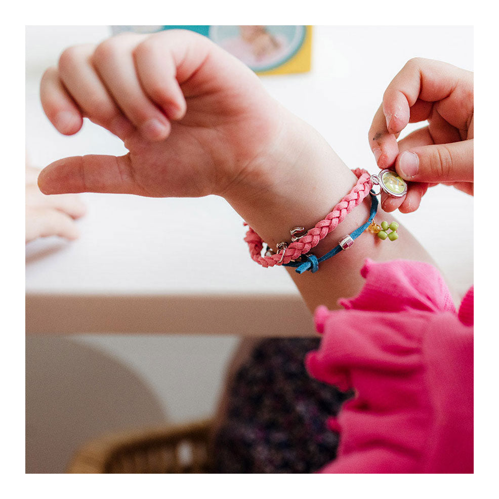 Stelle Totum-Armbänder mit Pferdeanhängern her