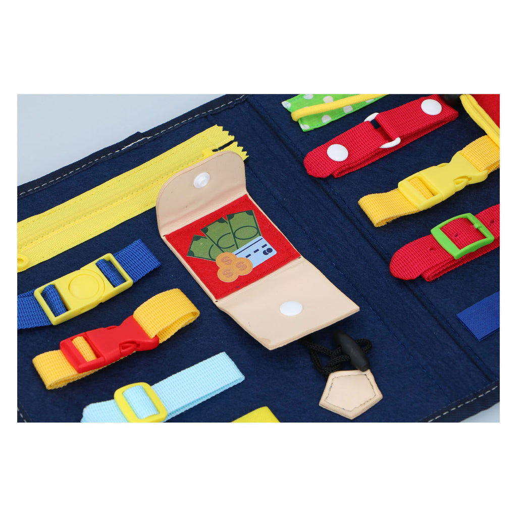 Montessori-Übungsbuch – Kleidung öffnen und schließen lernen – Motorische Fähigkeiten üben