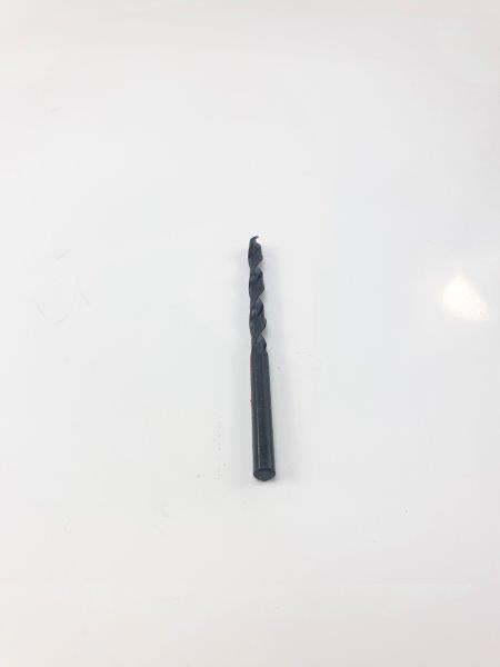 Bohren Sie jeweils 4,5 mm.