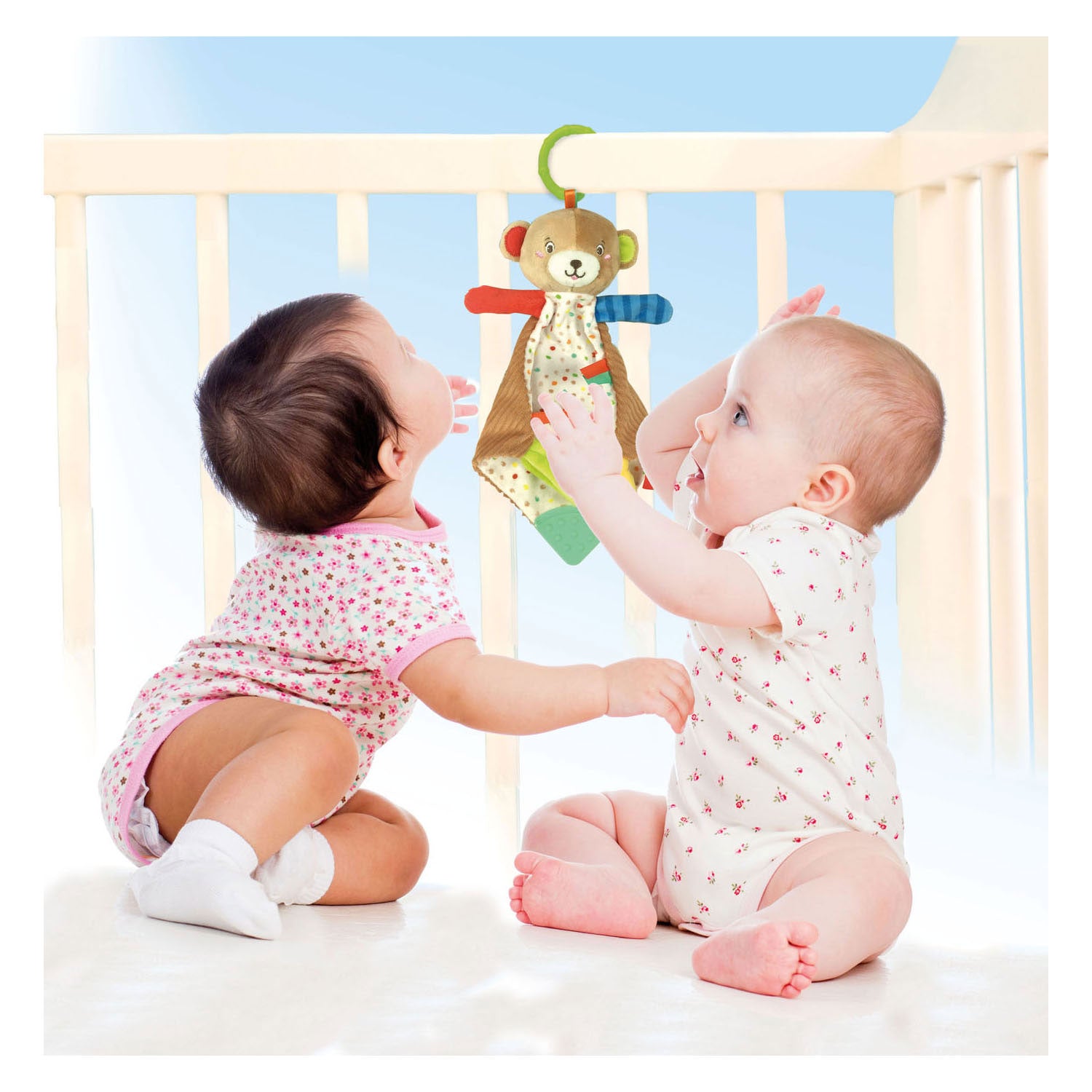 Clementoni Baby - Plüschrasselbär