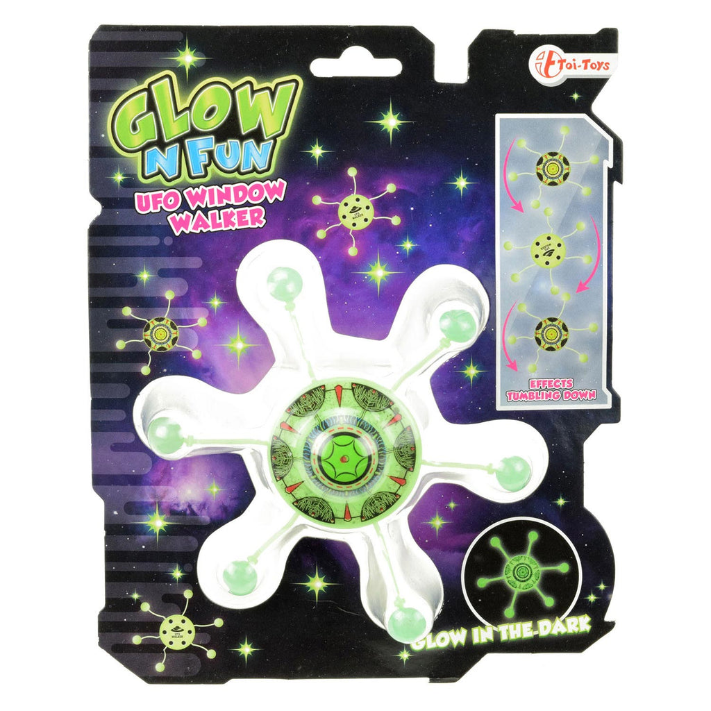 Toi-Toys lehnen sich in dunkles, taumelndes UFO zurück.