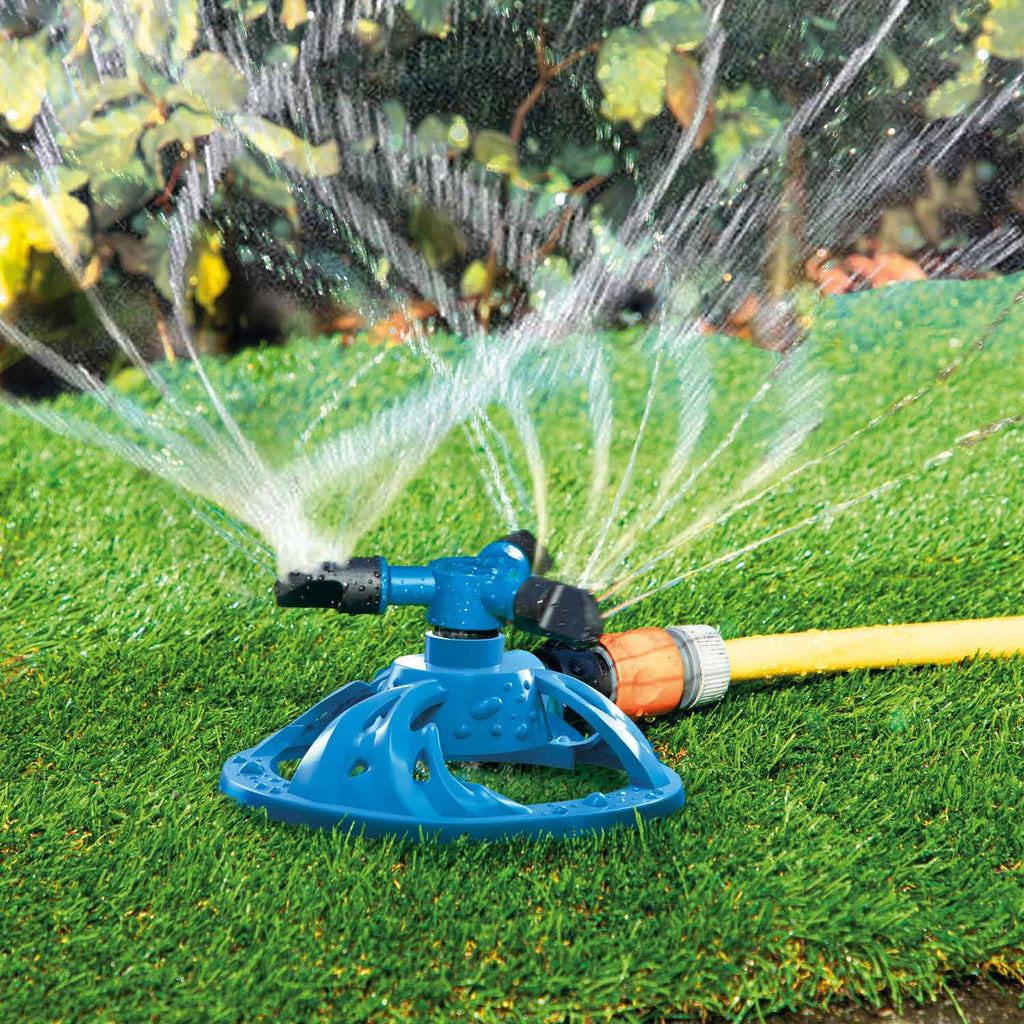 Platsch! Rotierender Wassersprinkler