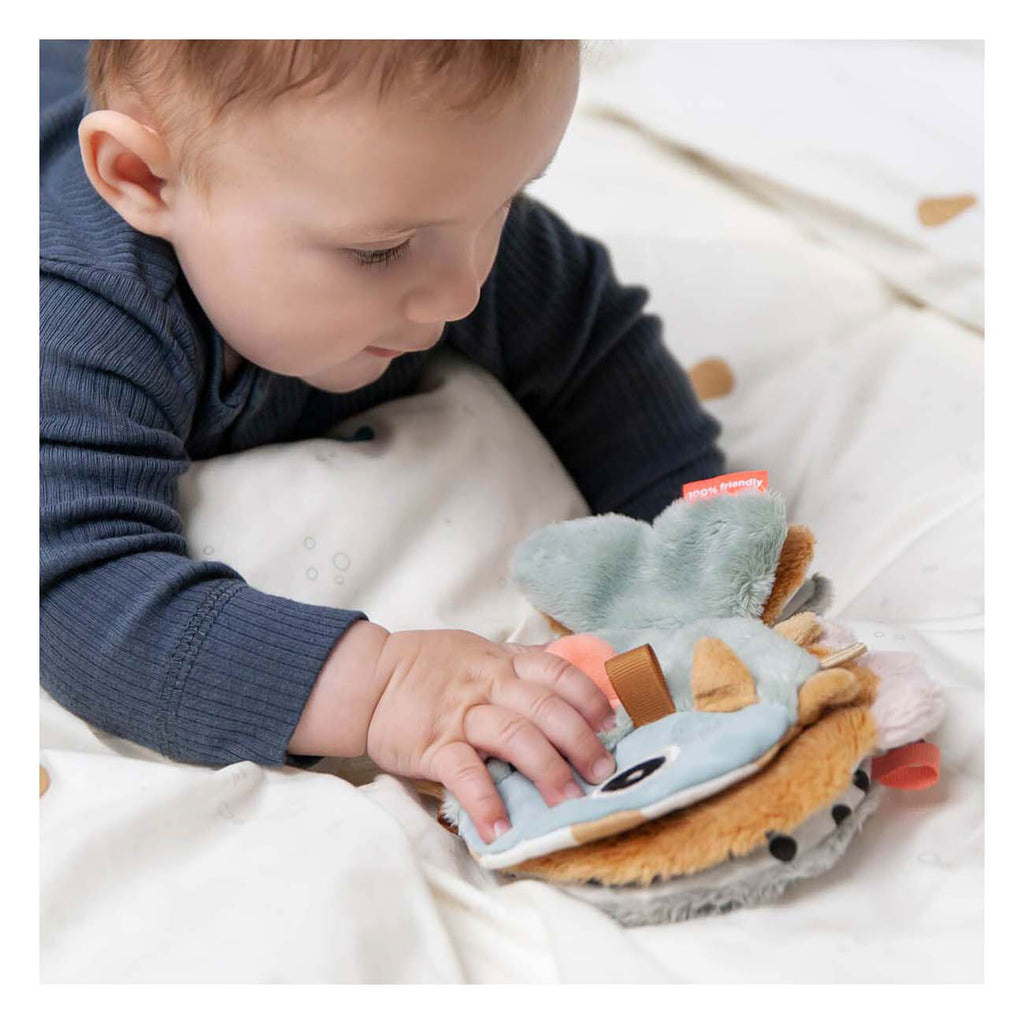 Von Hirschen gestaltetes sensorisches Babybuch „Meeresfreunde“