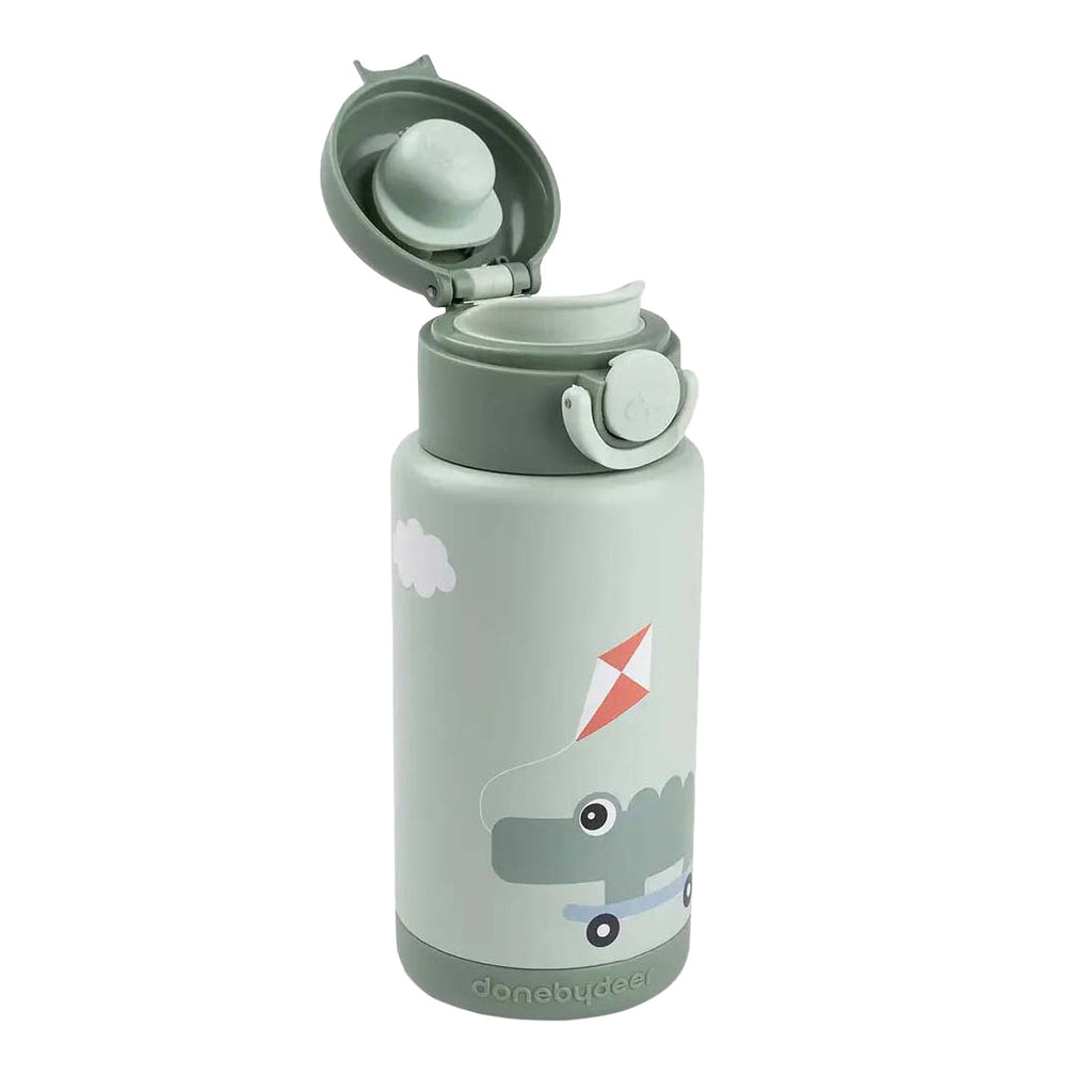 Isolierte Spielplatz-Trinkflasche von Done By Deer – grün