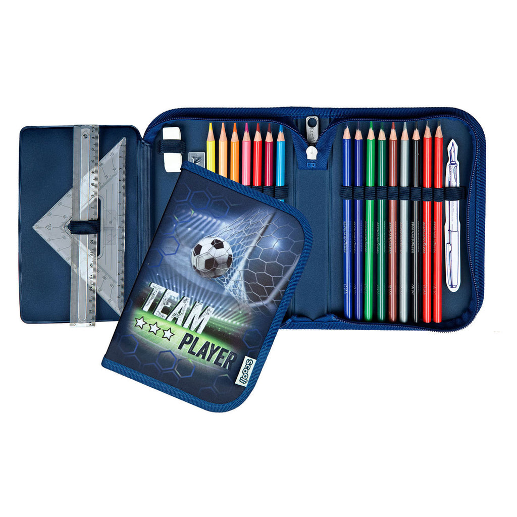 Verstecktes Federmäppchen mit Fußball