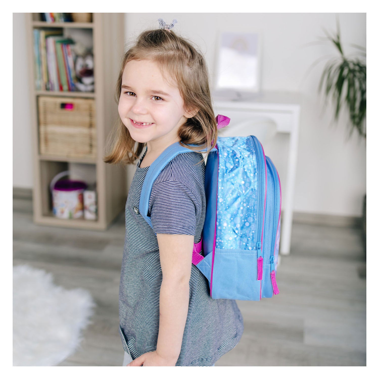 Undercover-Rucksack mit Schmetterlingen in der Vordertasche