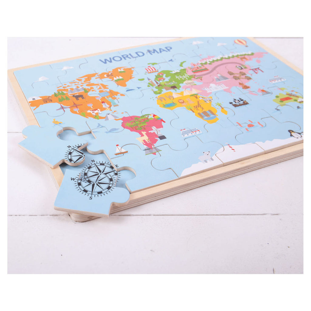 Bigjigs Weltkartenpuzzle aus Holz, 35 Teile.