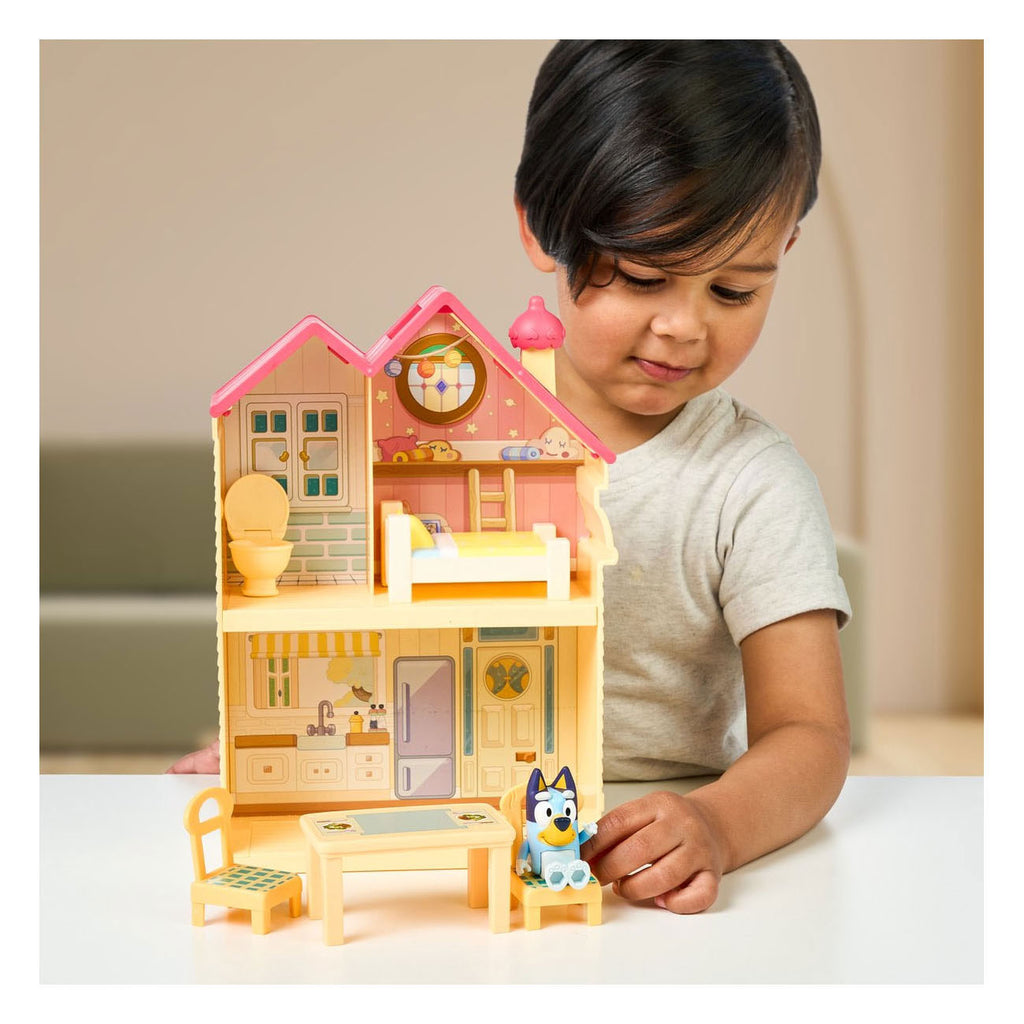 Moose Toys Bluey Mini-Spielhaus mit Möbeln und Spielfigur
