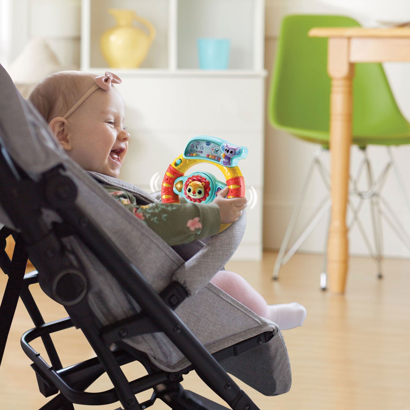 Vtech-Hupe dreht Lenkrad
