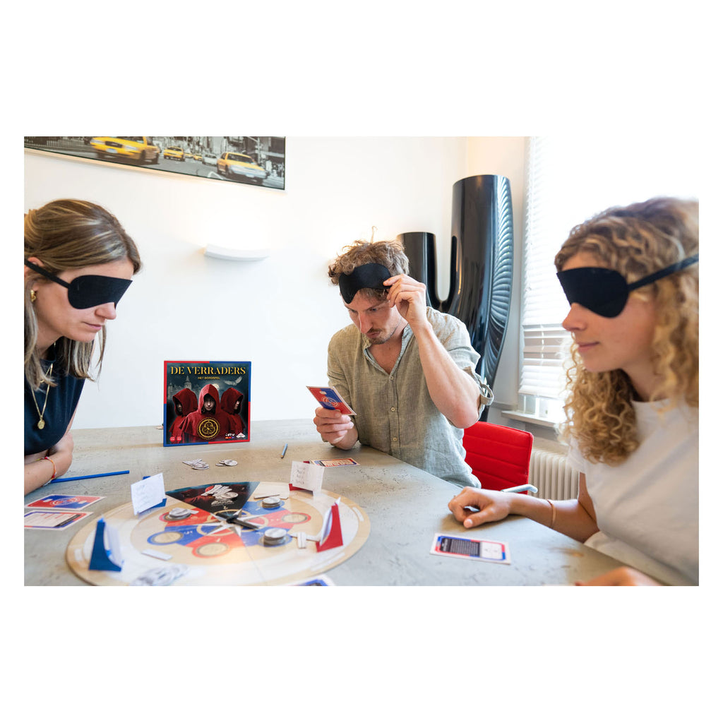Identity games de verraders het bordspel - gebaseerd op het tv-programma - speel als verrader of bondgenoot