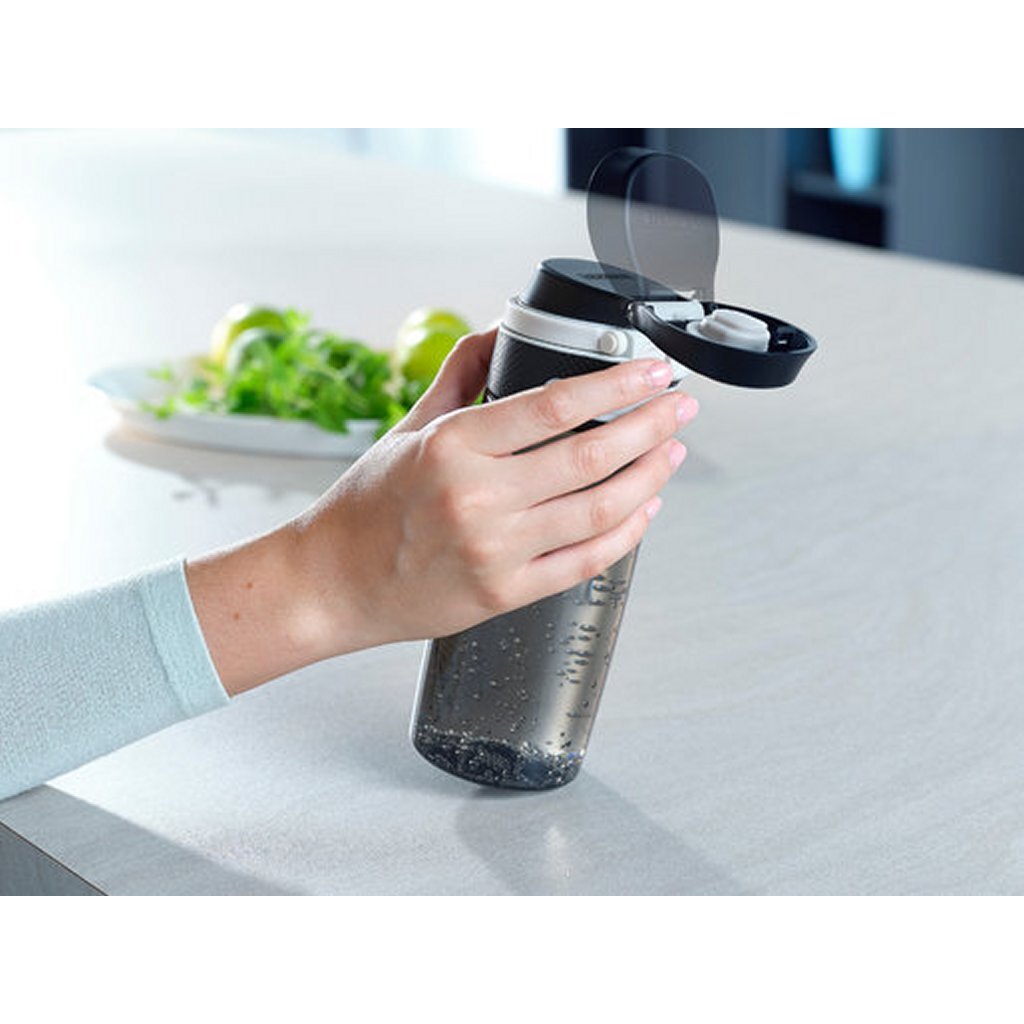 Leifheit 3261 Flip-Trinkflasche aus Tritan, 550 ml, schwarz