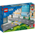Lego ® city wegplaten 60304 bouwset; bouwbare speelgoedweg; maak de wegplaten vast aan je stad om deze uit te breiden; met lantaarnpalen, stoplichten, verkeersborden, bomen en planten, verkeersdrempels en een zebrapad (112 onderdelen)