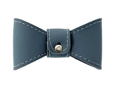 Sazzz Fliege aus hellblauem Leder
