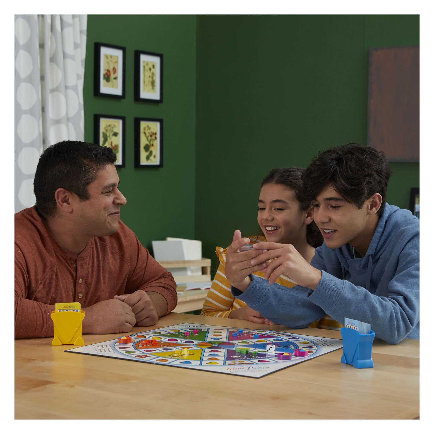 Hasbro trivial pursuit family edition