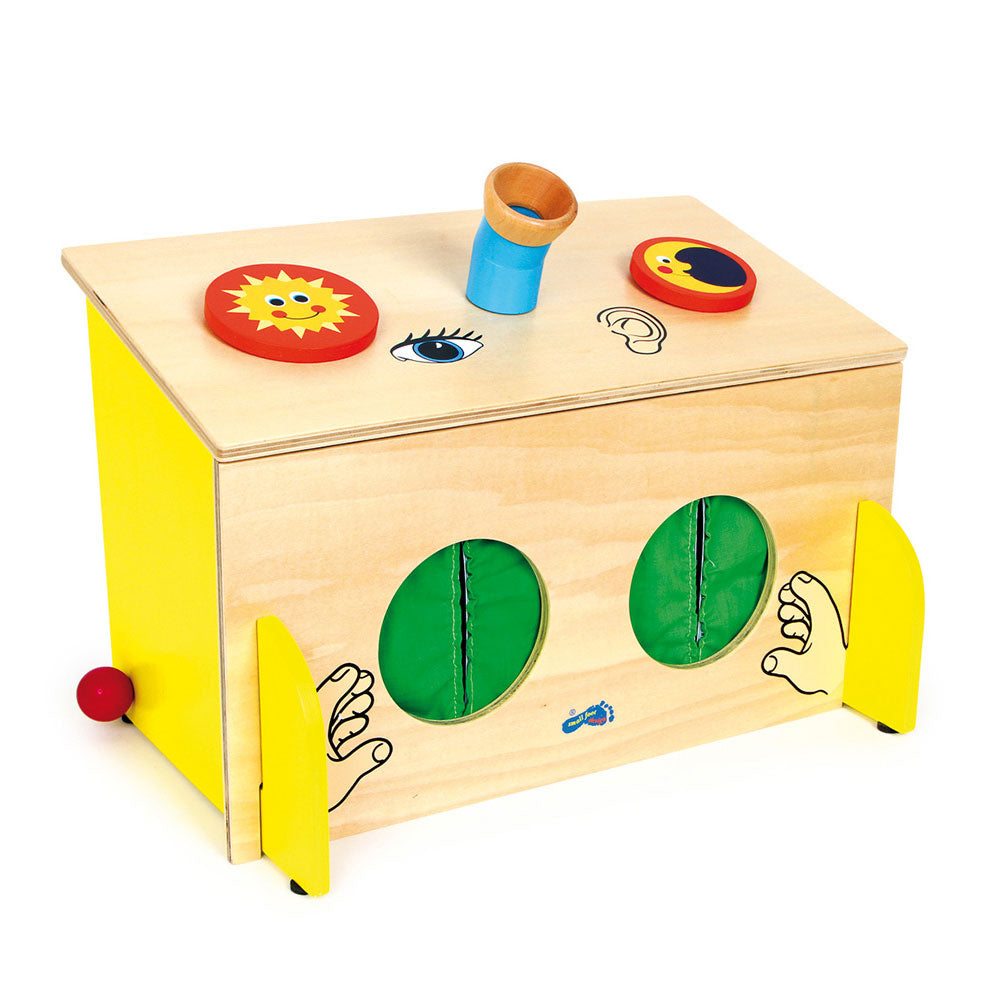 Kleiner Fuß – Box aus Holz zum Fühlen