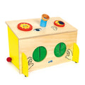 Kleiner Fuß – Box aus Holz zum Fühlen