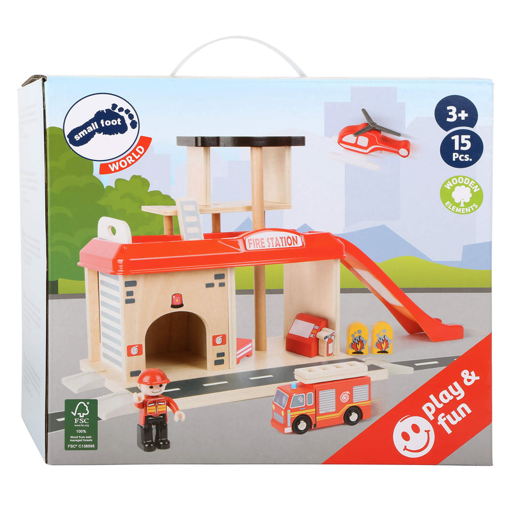 Small Foot - hölzerne Feuerwache mit Zubehör, 15-teilig.