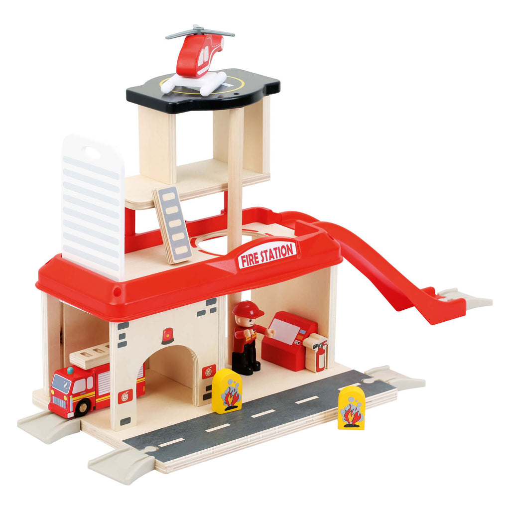 Small Foot - hölzerne Feuerwache mit Zubehör, 15-teilig.