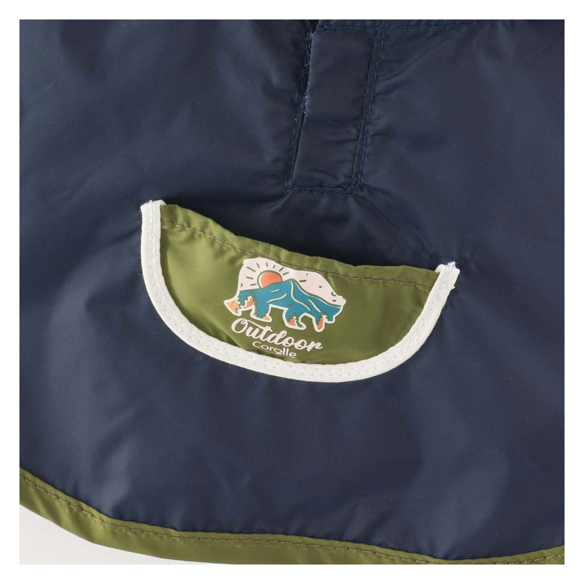 Corolle regenponcho poppenkostuum 36cm met capuchon en berenoortjes.