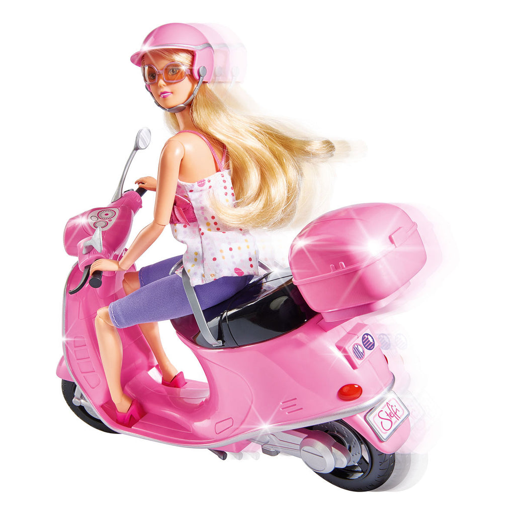 Steffi liebt schicken City-Scooter