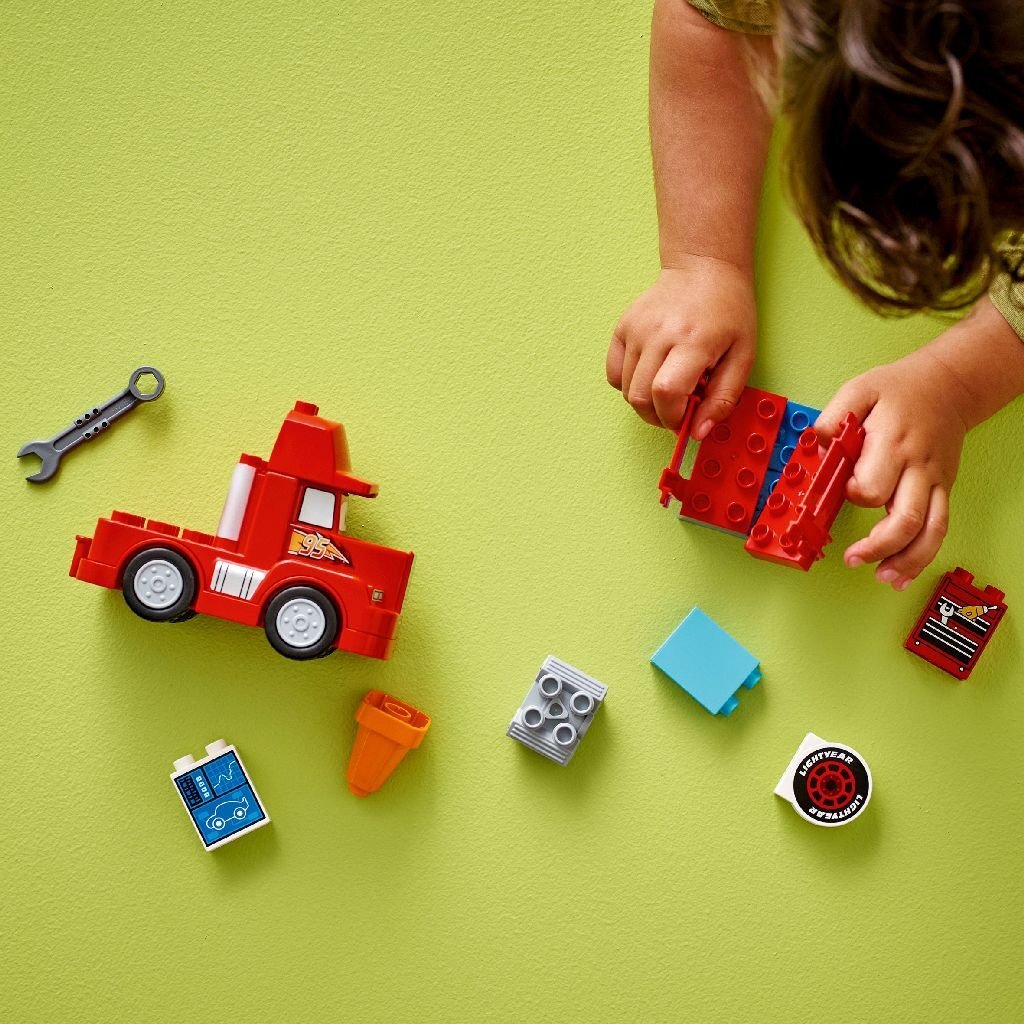 Lego duplo 10417 disney cars mack at the race