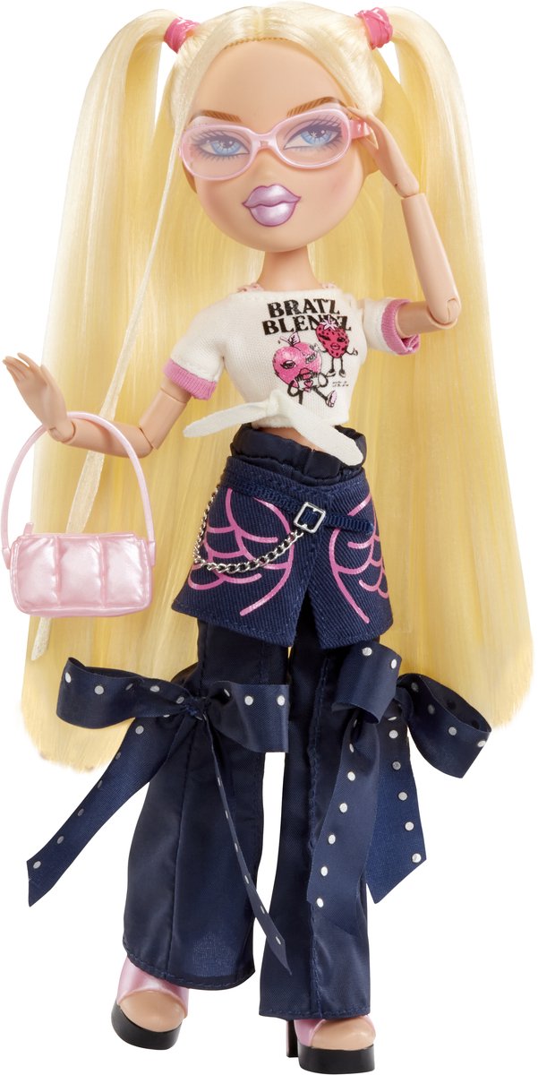 Bratz stylin'-modepop cloe met aanpasbaar t-shirt voor jou en accessoires