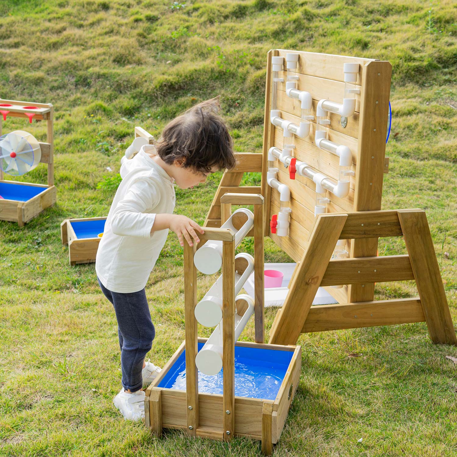 Klassischer Welt-Wasserspieltisch aus Holz mit Wasserfall