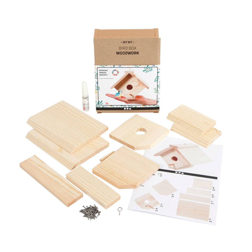 Kreative Firma: Vogelhaus aus Holz