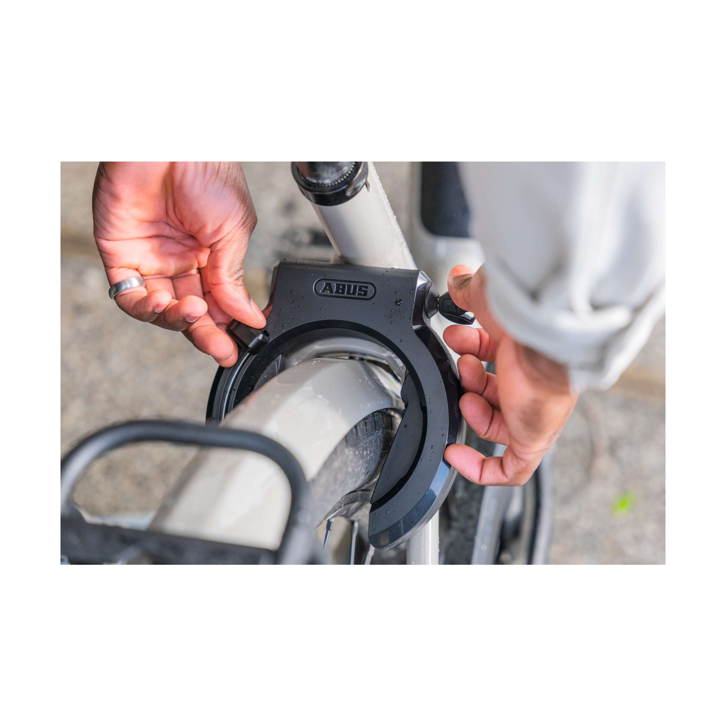 Abus Frame ringslot 6950M R XPlus. Security Level 9. Met grote wiel opening