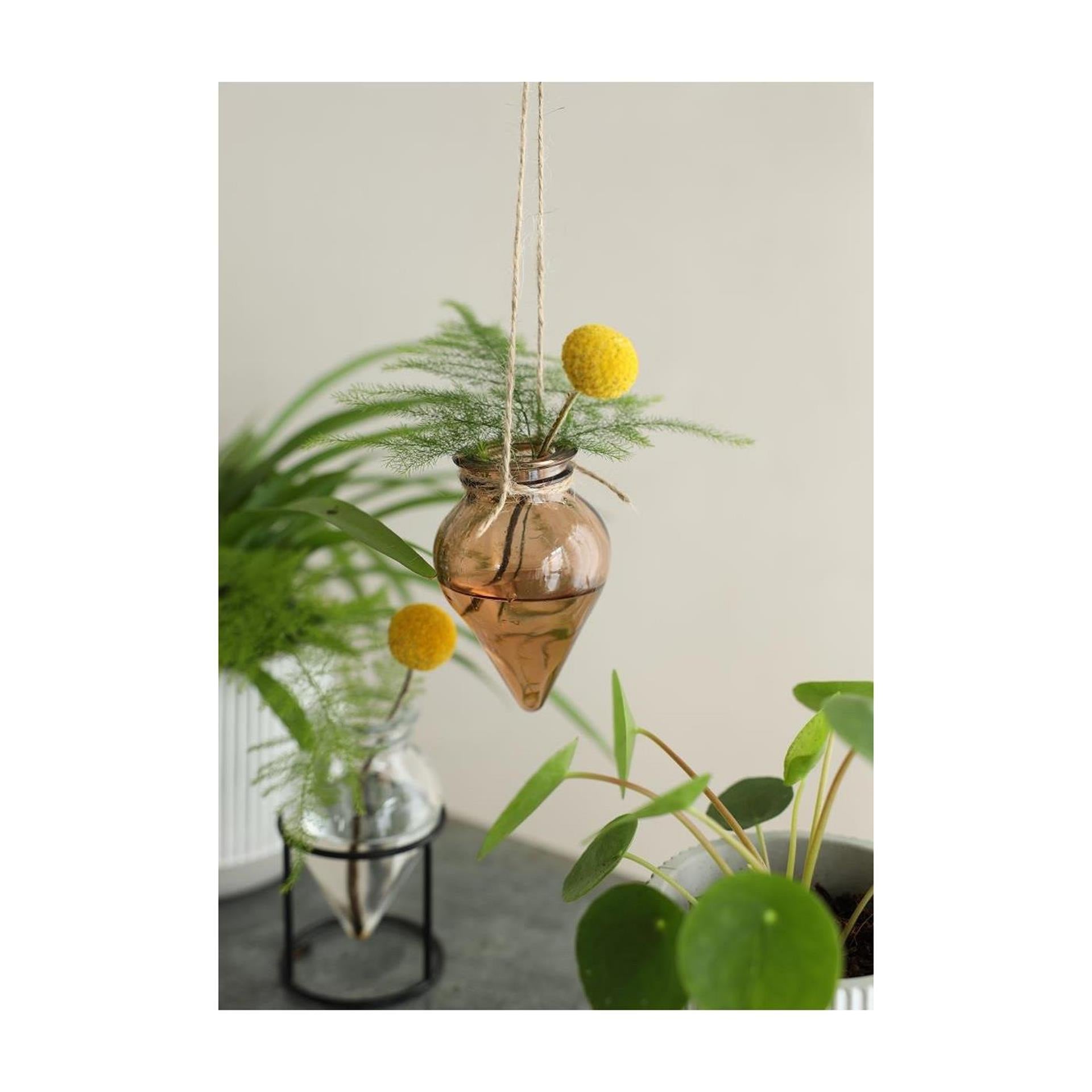 Ideas 4 seasons vaas breeze hangend ø6xh31cm amber