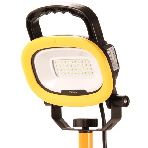 LED-Arbeitsleuchte mit 21 W und Stativ