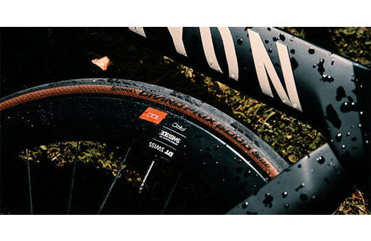 Continental Grand Prix raceband 700x25C, zwart bruin, tubeless, 25-622 ETRTO