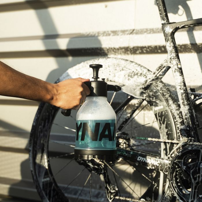 Dynamic super soaper foam sprayer