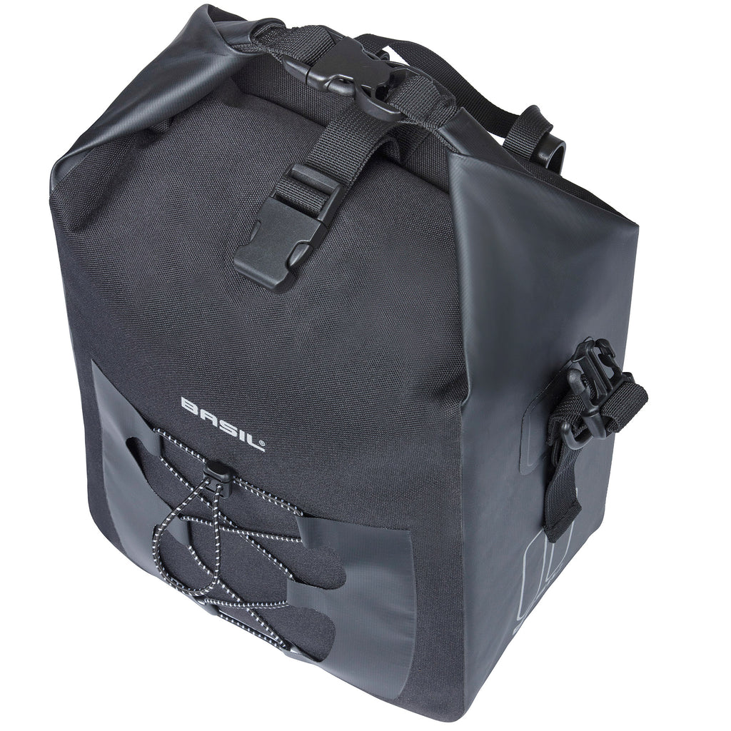 Basil Navigator Wasserdichte Fahrradtasche M 12-15 Liter 25 x 14 x 34 cm - schwarz