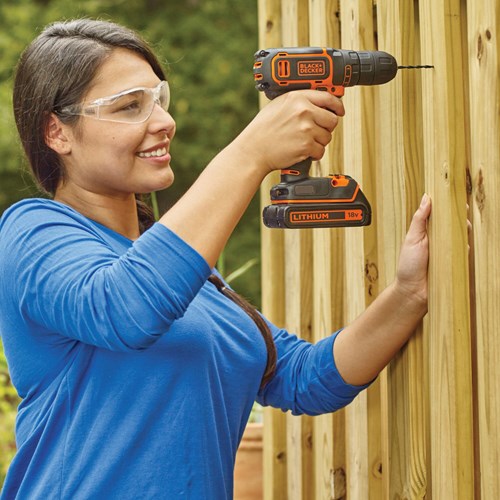 Black+decker bdcdc18b 18v 2x1.5ah schroefboor - 1 snelh | 2x 18v 1.5ah accu's + 200ma lader - bdcdc18b-qw