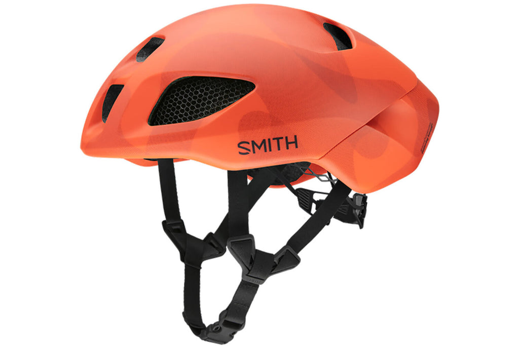 Der Smith Ignite Helm ist in mattschwarzer Ausführung erhältlich.