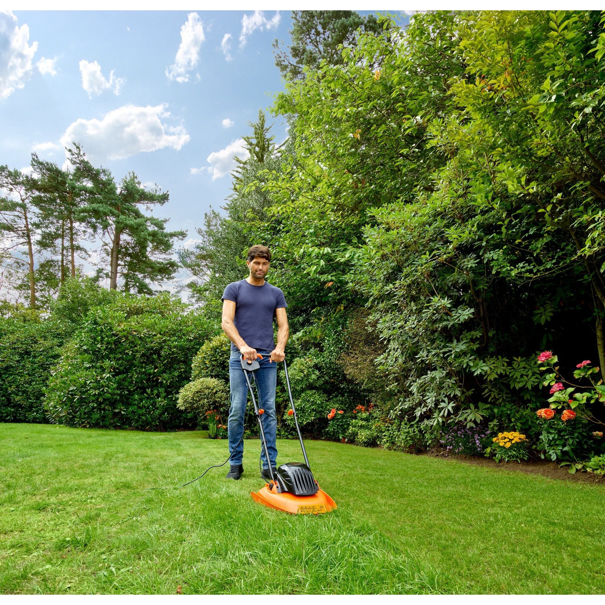 Black+decker 1200w 30cm zweefmaaier grasmaaier (oranje zwart)