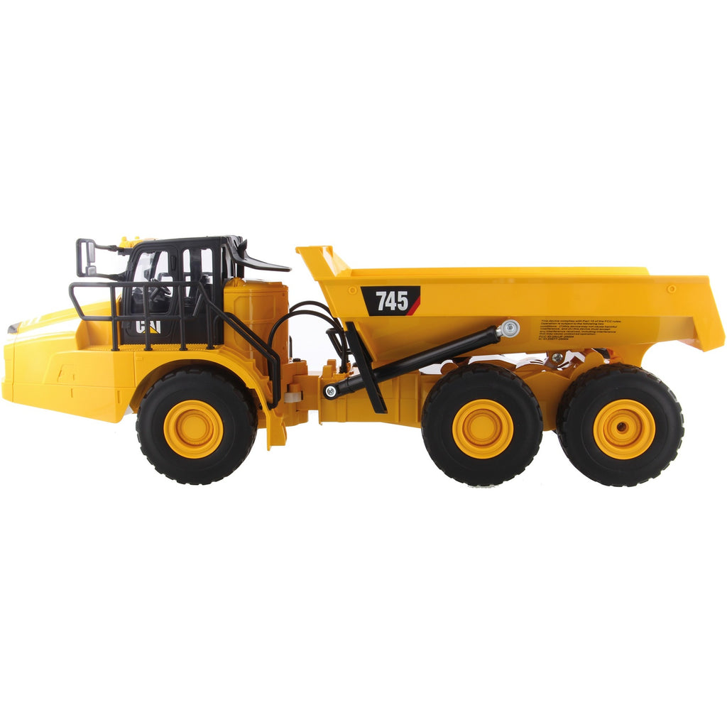 Carrera 1:24 RC Cat 745 Kipper