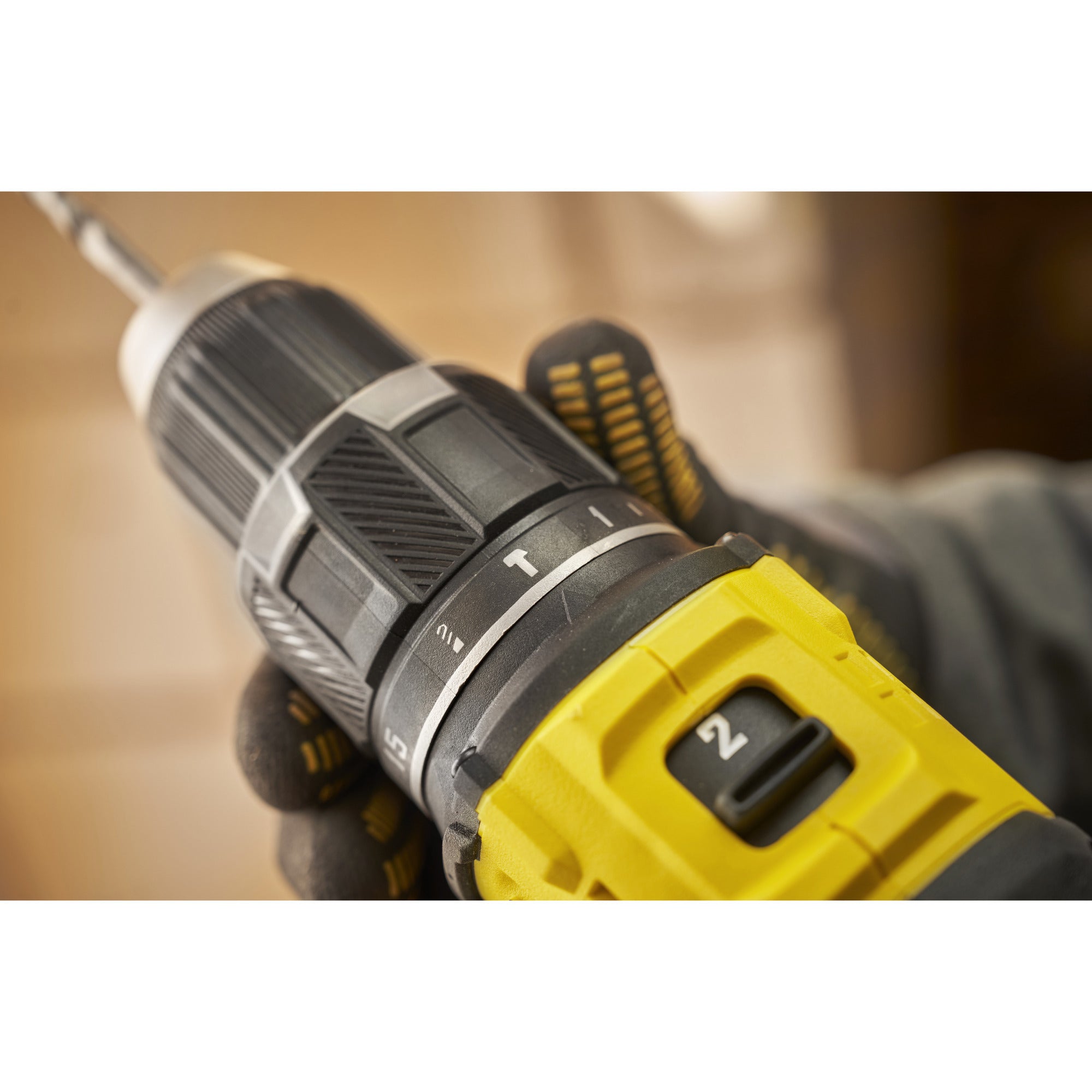 Stanley fatmax v20 18v schroefklopboormachine klopboorschroevendraaier (zwart geel, 2 accu's en oplader inbegrepen, met koffer)