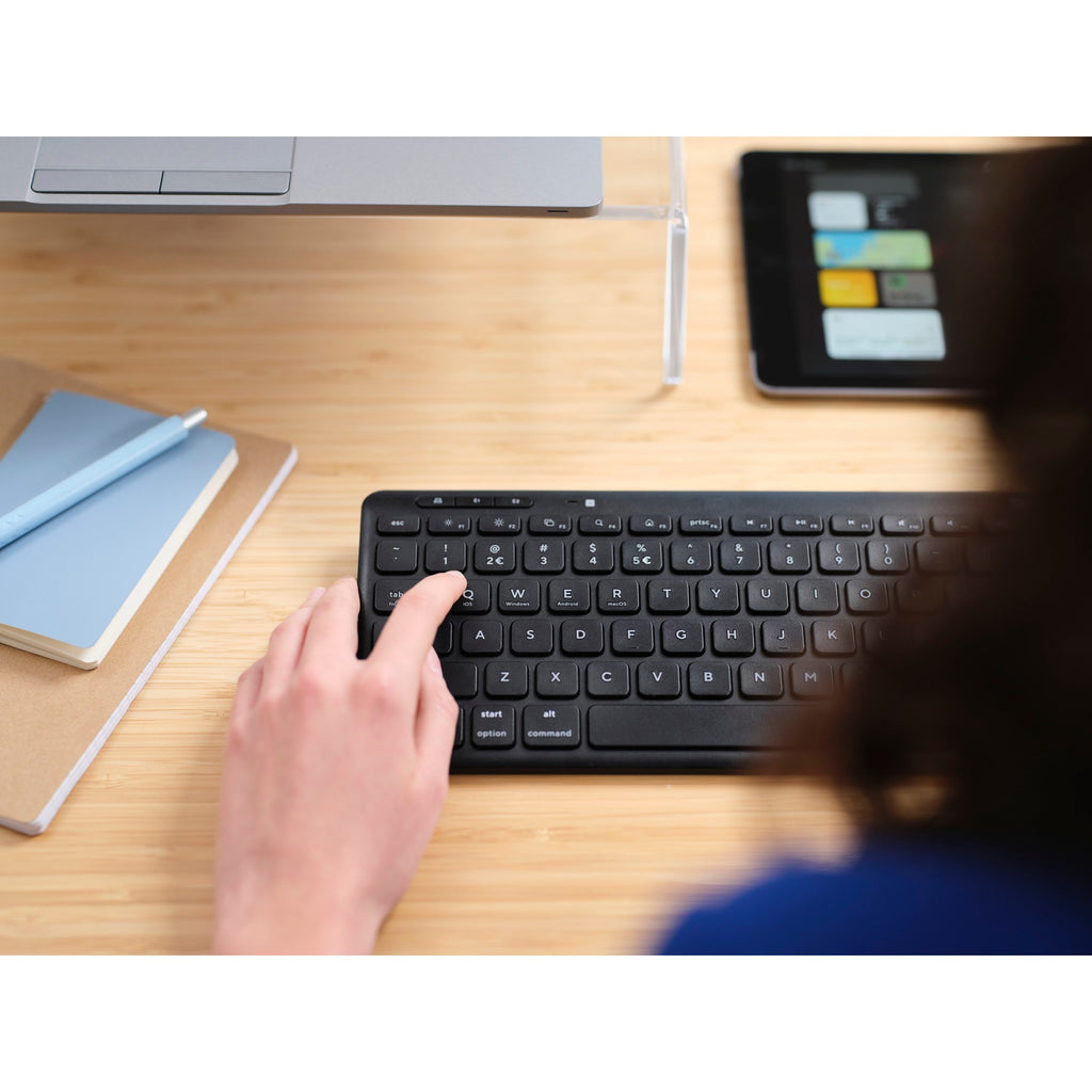 Trust lyra compact draadloos toetsenbord (zwart, us lay-out (qwerty), scissor switches, 65%, 2,4 ghz usb, bluetooth)