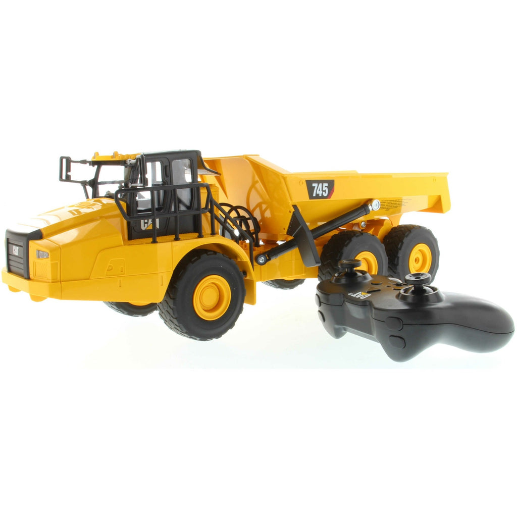 Carrera 1:24 RC Cat 745 Kipper