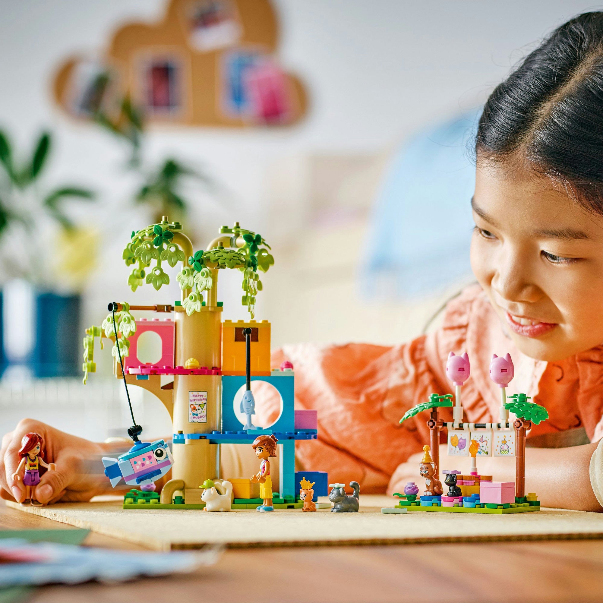Lego friends 42666 kattenverjaardagsfeestje en boomhut