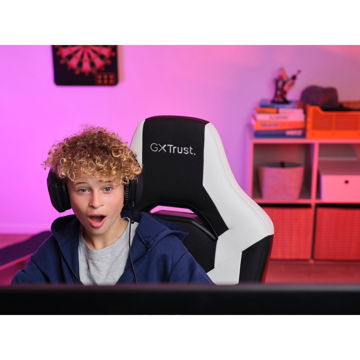 Trust gxt 703w riye gamingstoel (zwart wit)